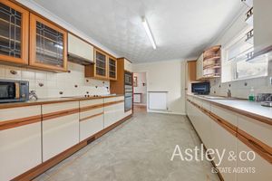 kitchen- click for photo gallery